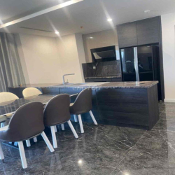 chung cư cao cấp 142 m full đồ cao cấp vào ở luôn
