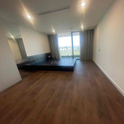 chung cư cao cấp 142 m full đồ cao cấp vào ở luôn