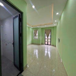 Cho thuê văn phòng ban công siêu rộng tại Cityland chỉ 6 triệu