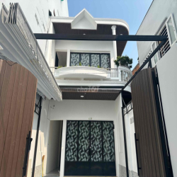 MỘT EM DUPLEX SIÊU RỘNG NHƯ NÀY !!FULL NỘI THẤT XÁCH XỊN XÒ - Cửa Sổ