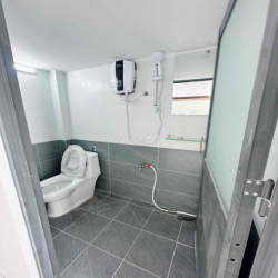 MỘT EM DUPLEX SIÊU RỘNG NHƯ NÀY !!FULL NỘI THẤT XÁCH XỊN XÒ - Cửa Sổ