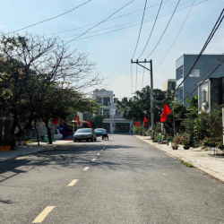 Nhà mới 2 lầu đường nhựa thông chỉ 8tr/ tháng