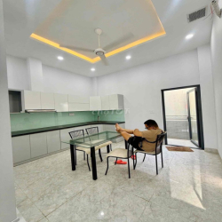 Nhà mới 2 lầu đường nhựa thông chỉ 8tr/ tháng