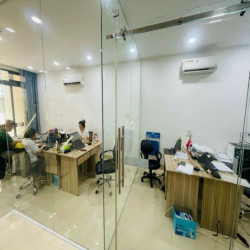 Cho thuê tầng 2 KDT Vạn Phúc city giá 10tr 6x17m