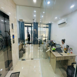 Cho thuê tầng 2 KDT Vạn Phúc city giá 10tr 6x17m