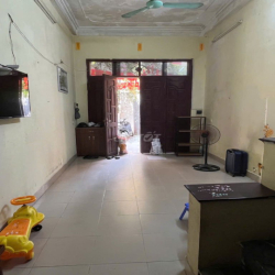 Cho thuê nhà nguyên căn ngõ 281 Trương Định, gần hồ Đền Lừ, Tân Mai