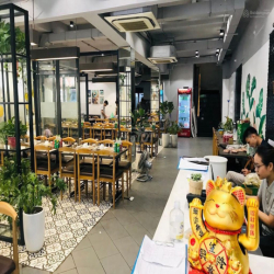 Cho Thuê Nhà mặt tiền Huỳnh Thúc Kháng, Bến Nghé, Quận 1. DT: 15x26m