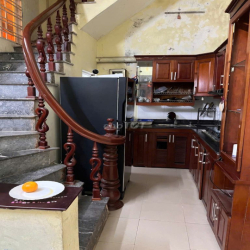 Cho thuê nhà nguyên căn ngõ 281 Trương Định, gần hồ Đền Lừ, Tân Mai