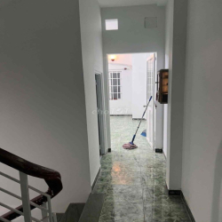 Cho thuê nhà trệt 2 lầu Hẻm Oto Phước Long, Quận 9