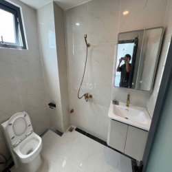 Cho thuê nhà trệt lửng 2 lầu sàn trống đường Nguyễn Thanh Sơn Quận 2