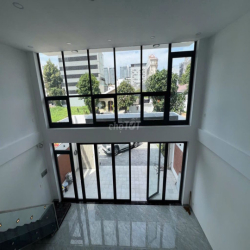 Cho thuê nhà trệt lửng 2 lầu sàn trống đường Nguyễn Thanh Sơn Quận 2