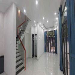 CHO THUÊ NHÀ 1 TRỆT 2 LẦU GIÁ RẺ, KHU DÂN CƯ VIP