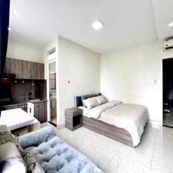 Phòng ban công Phú Nhuận