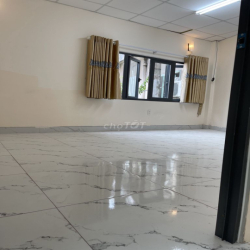 Nhà 1 lầu mới đẹp, 6m x 25m, 5PN, 5WC, đường 12m Tân Hoá,xe ôtô vô nhà