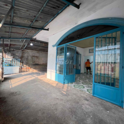 Cho Thuê Nhà Sân Rộng DT 10x14m 1Trệt 1Lầu 4Pn 1Wc Hẻm Xe Tải Sát GV