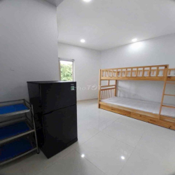 Cho nữ thuê phòng trọ cao cấp, có hồ bơi.