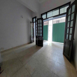 Cần cho thuê gấp nhà Tân Xuân 70m2, 3T, mt5m, 15 triệu, Bắc Từ Liêm,
