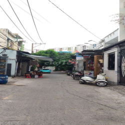 NHÀ MẶT TIỀN ĐƯỜNG 1 TRỆT 1 LẦU, DT 4×16 CÓ 2PN. KHU CHỢ LẠC QUANG