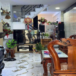 Nhà nguyên căn 2 phòng ngủ, 2 tolet full nội thất cao cấp htp Q7