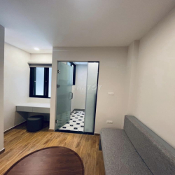 Cho thuê Căn hộ ở Ngọc lâm, gần cầu Chương Dương full đồ giá 5tr