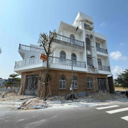 mình cần cho thuê nhà vừa hoàn thiện làm văn phòng gồm 04 tầng