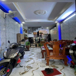 Nhà nguyên căn 2 phòng ngủ, 2 tolet full nội thất cao cấp htp Q7