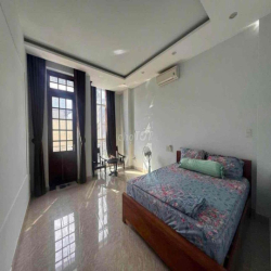 CHO THUÊ NHÀ 3 TẦNG KHU PHẠM VĂN ĐỒNG FULL NỘI THẤT