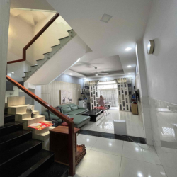 cho thuê nhà 3 Tầng hẻm xe hơi full nội thất sát Lê Văn Việt