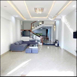 CHO THUÊ NHÀ 3 TẦNG KHU PHẠM VĂN ĐỒNG FULL NỘI THẤT