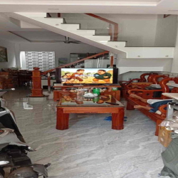 Cho thuê nhà mới xây hẻm xa hơi 10m