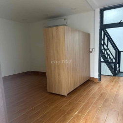 Cho thuê nhà nguyên căn 1trệt 1 lầu, view thoangđường số 6 long trường
