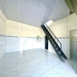 CHO THUÊ MẶT BẰNG 1 TRỆT 1 LẦU MẶT TIỀN KHU VỰC CHỢ ĐẦM GIÁ 15 TRIỆU