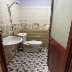 CẦN CHO THUÊ GẤP NHÀ MẶT TIỀN THỐNG NHẤT VỊ TRÍ ĐẸP