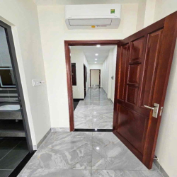 cho thuê nha NC 4pn 5wc 5x25m sân to hẻm 872/ Quang Trung p8