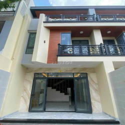 cho thuê nha NC 4pn 5wc 5x25m sân to hẻm 872/ Quang Trung p8