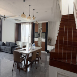 CHO THUÊ CĂN HỘ 3PN , NHÀ ĐẸP GIÁ TỐT , SUNRISE CITY. 