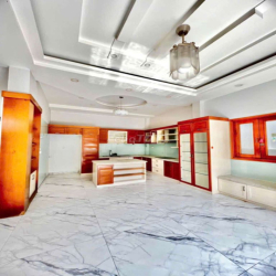 Cho thuê biệt thự ngay siêu thị Aeonmall dt 10*20m