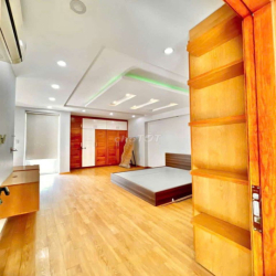 Cho thuê biệt thự ngay siêu thị Aeonmall dt 10*20m