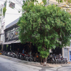 Góc 2 mặt tiền 8x20 Đồng Đen khu Bàu Cát, lầu 1