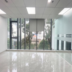 TOÀ NHÀ ỐP KÍNH - 327C Cộng Hoà P13, Q.TB - 6x20m - 7 tầng - 840m sàn