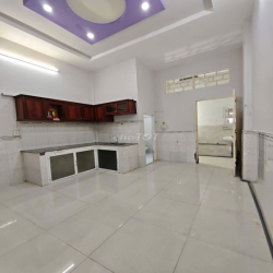 Nhà 5 triệu 2 phòng ngủ Phạm Ngọc Hưng