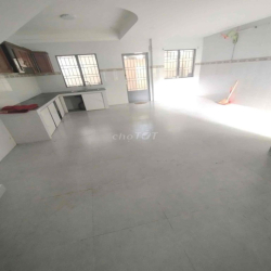 cho thuê biệt thự sân vườn 6x24m. kdc Bình Hưng cạnh bến xe Quận 8
