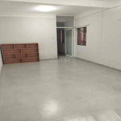 cho thuê biệt thự sân vườn 6x24m. kdc Bình Hưng cạnh bến xe Quận 8