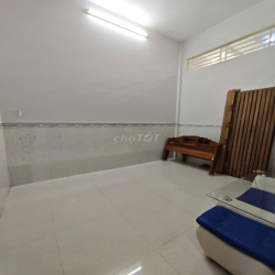 Nhà 5 triệu 2 phòng ngủ Phạm Ngọc Hưng