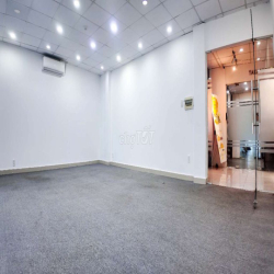 Cho thuê văn phòng 55m2 lầu cao view thoáng 225 Nguyễn Xí, Bình Thạnh