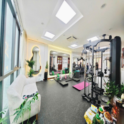 Cho thuê văn phòng Hoàng Cầu 75m2 14tr thông sàn bãi để xe đối diện