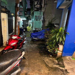 NHÀ NGUYÊN CĂN FULL NỘI THẤT HUỲNH VĂN BÁNH 2PN2WC, CHỈ 11tr Ở GĐ,KDOL