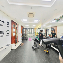 Cho thuê văn phòng Hoàng Cầu 75m2 14tr thông sàn bãi để xe đối diện