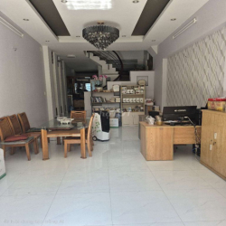 CHO THUÊ NHÀ 4X18M 1TRỆT 2 LẦU 3PN Y HÌNH MT ĐƯỜNG NGUYỄN HỮU DẬT