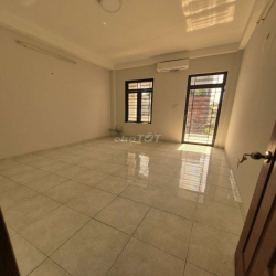 CHO THUÊ NHÀ 4X18M 1TRỆT 2 LẦU 3PN Y HÌNH MT ĐƯỜNG NGUYỄN HỮU DẬT